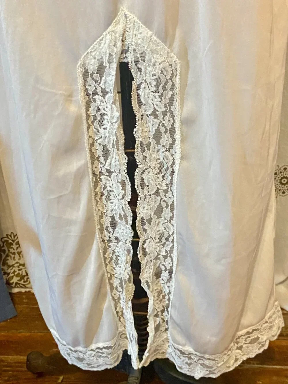 vtg Formal Long Ivory Half Slip LACE Nylon Slit Up Front Cottagecore Coquette L - Picture 3 of 7
